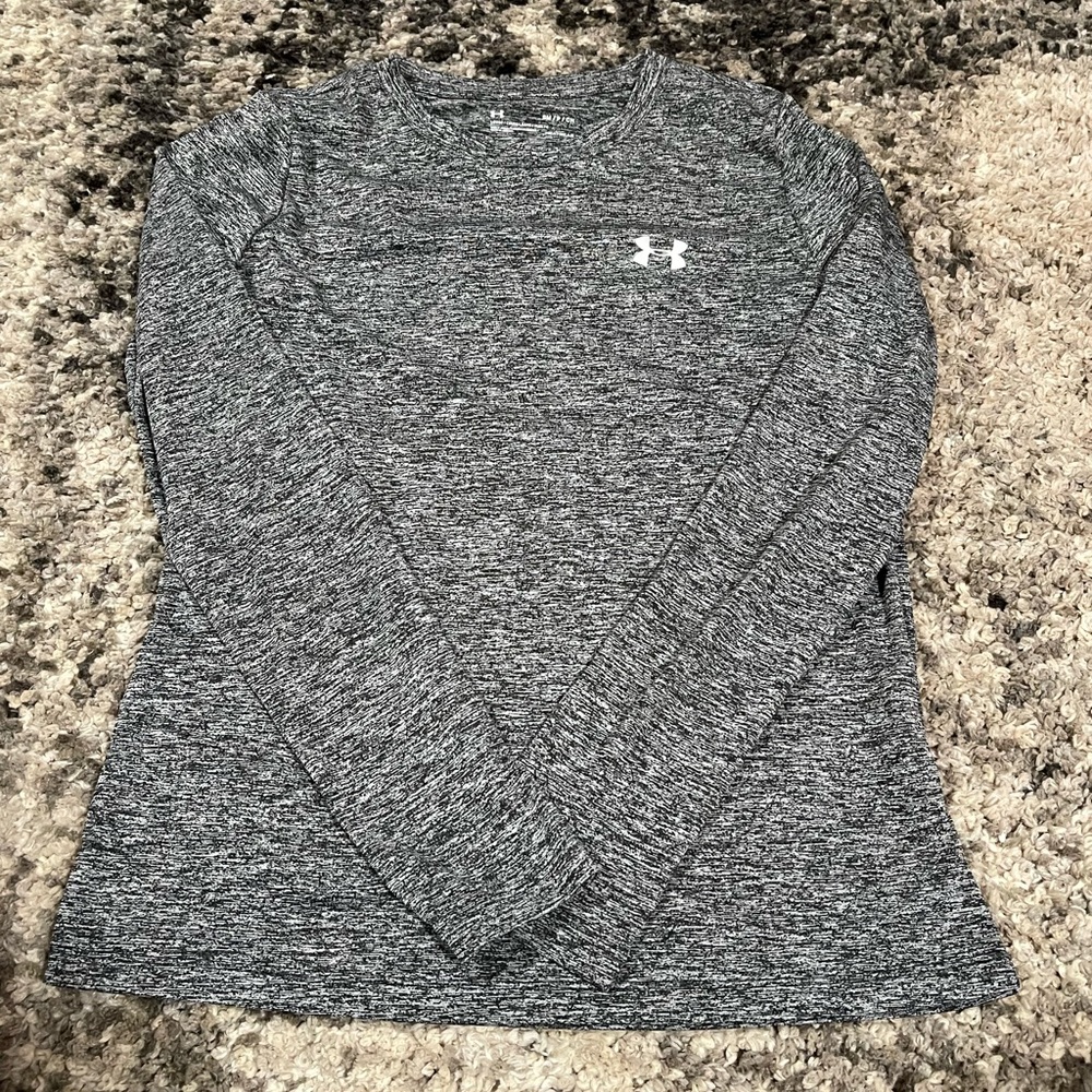 Like new Under Armour long sleeve